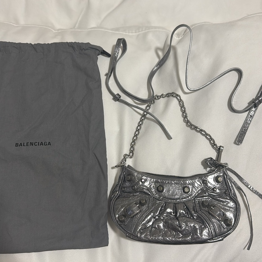 BALENCIAGA MINI CROSSBODY BAG - LIKE NEW - Picture 2 of 9